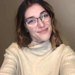 Meet your Posher, Andrea
